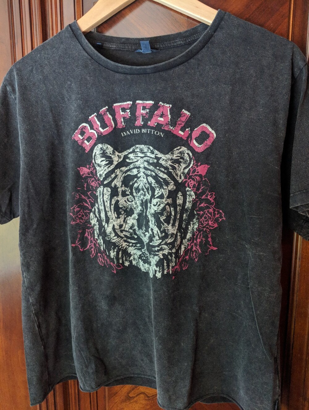Buffalo Black Graphic Tiger Tee